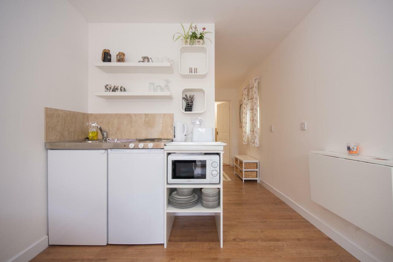 Garden Studio Apartment St Andrews - Free Parking エクステリア 写真